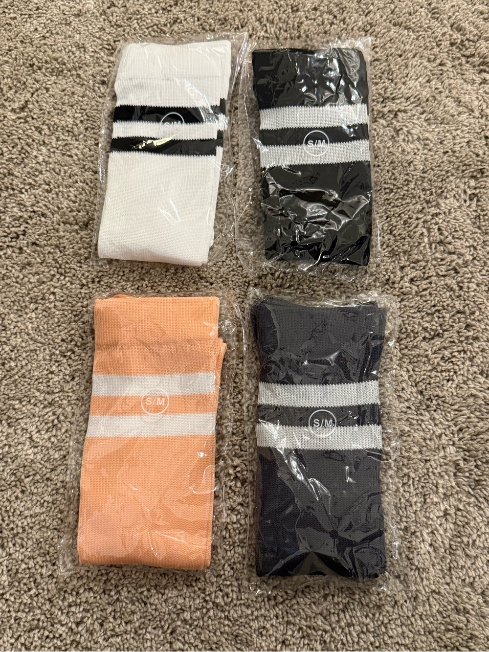Compression socks- 4 pairs NEW - Picture 2 of 2